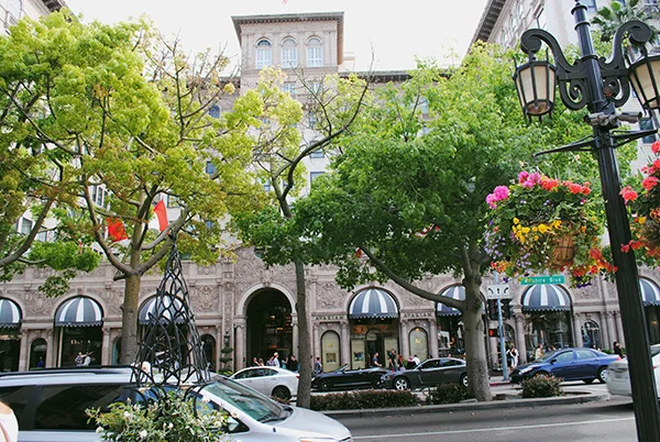 Beverly-Wilshire-Hotel-from-Pretty-Woman-by-Live-the-Movies-1.jpg
