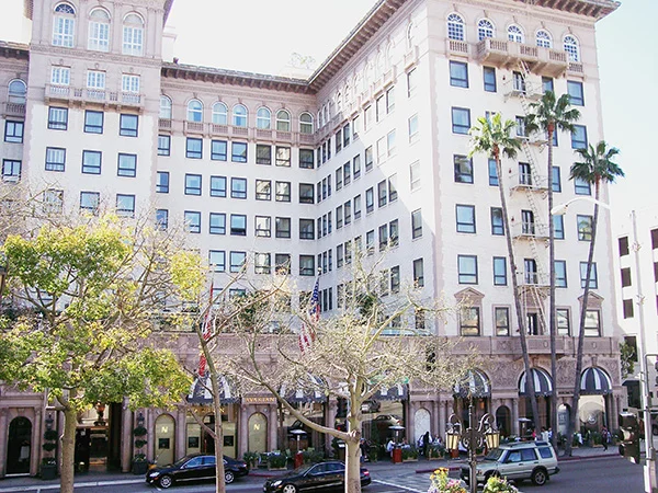 Beverly-Wilshire-Hotel-from-Pretty-Woman-by-Live-the-Movies-4.jpg