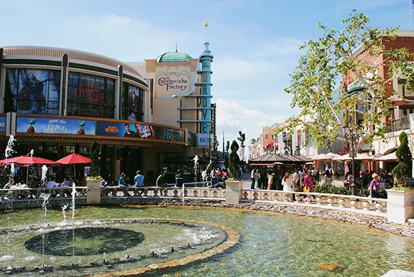 The-Grove-Hollywood-by-Live-the-Movies.jpg