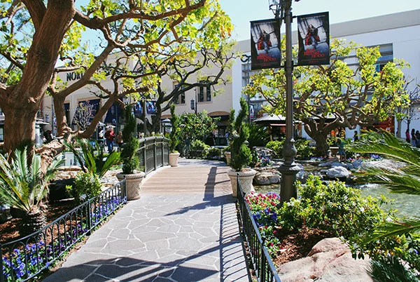 The-Grove-bridge-view-by-Live-the-Movies.jpg