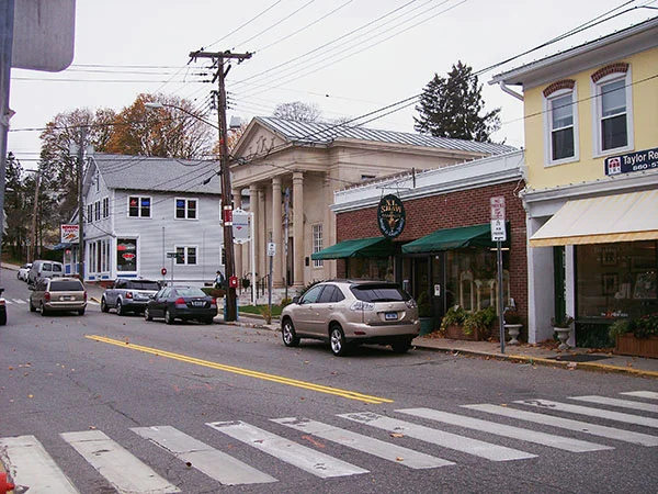 Mystic-Pizza-main-street-by-Live-the-Movies-2.jpg