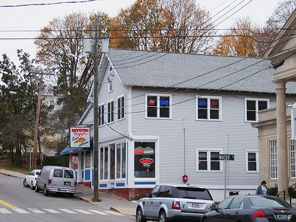 Mystic-Pizza-CT-by-Live-the-Movies-1.jpg