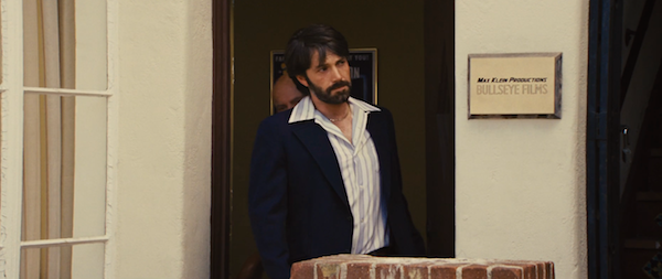 Crossroads-of-the-World-from-Argo-Ben-Affleck-3.png