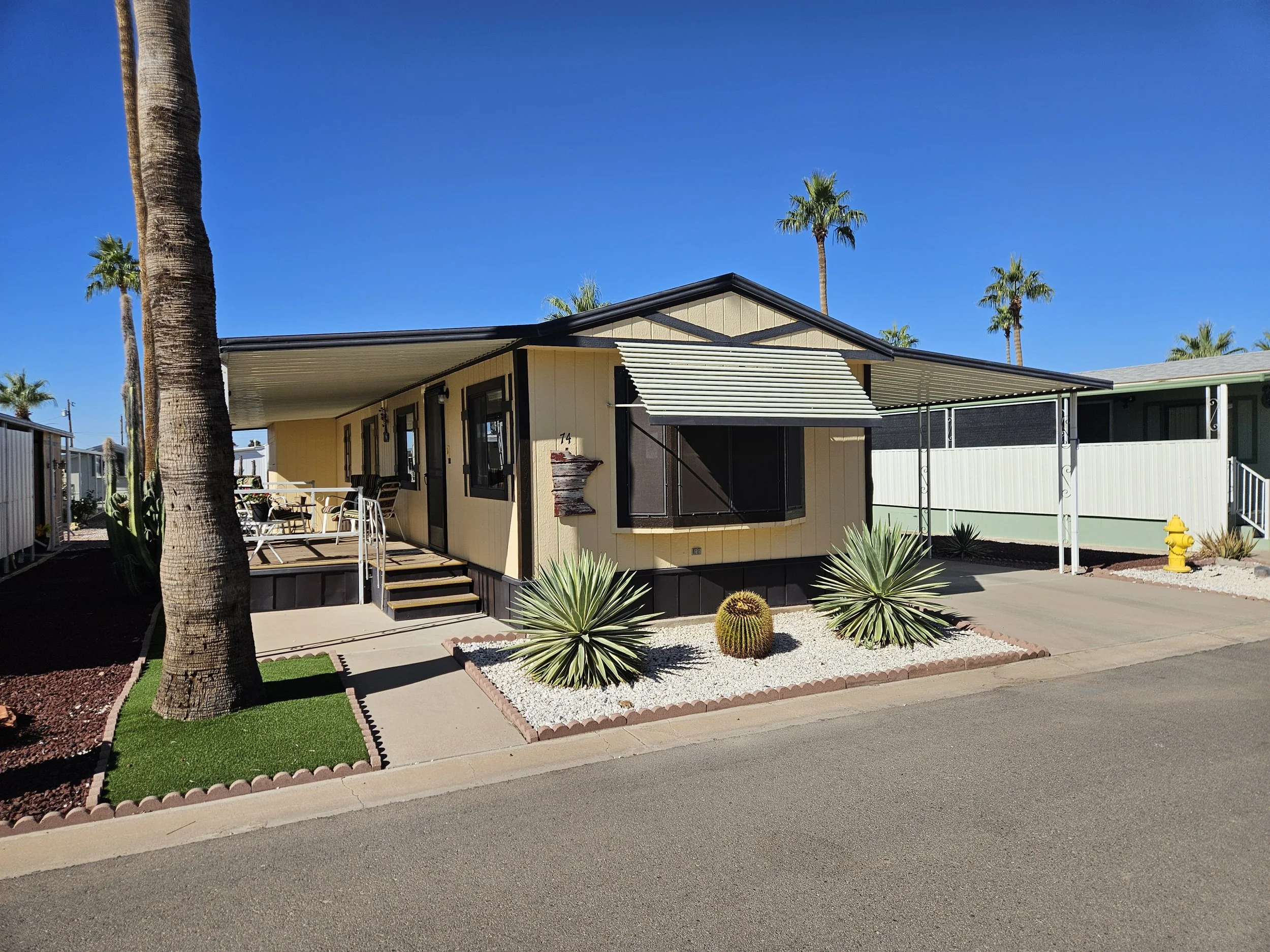 $44,900 / 2br - 784ft2 - Location! Location! Open Bright and Pristine! Call Today Before It's Gone!! #74 (Sun Valley)