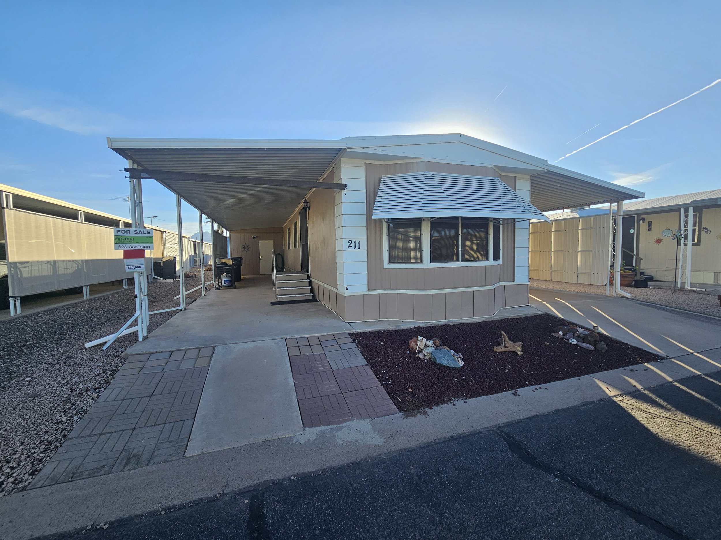 PRICE REDUCED!! $34,900 / 3br - 896ft2 - Three Bedroom 1.5 Bathroom - Furniture - Insulated Shed! #211 (Sun Valley)