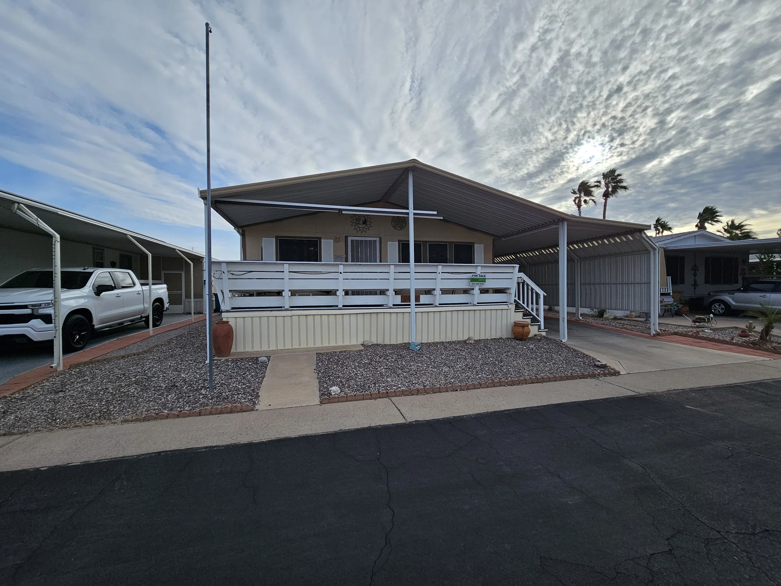$84,900 / 2br - 1456ft2 - Furnished! Over Sized Rooms! Breathtaking Deck! Must See! #213 (Superstition Buttes)