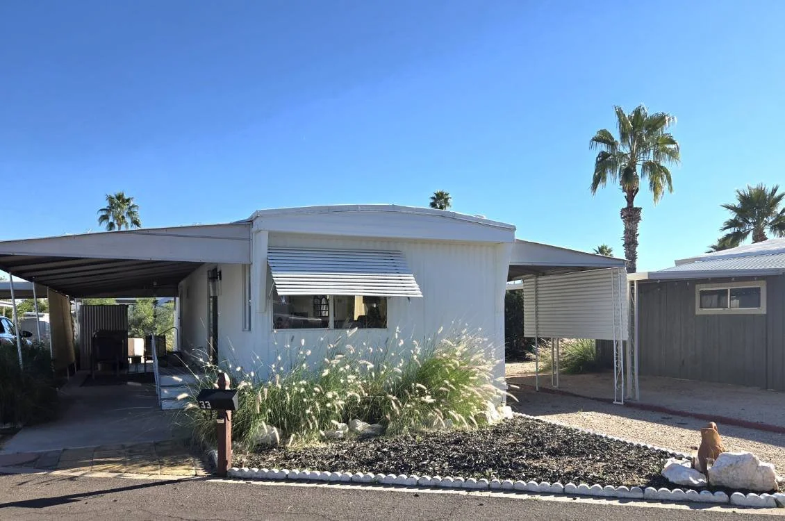$18,800 / 2br - 720ft2 - ADORABLE 2 BEDROOM HOME #33 (Whispering Palms)