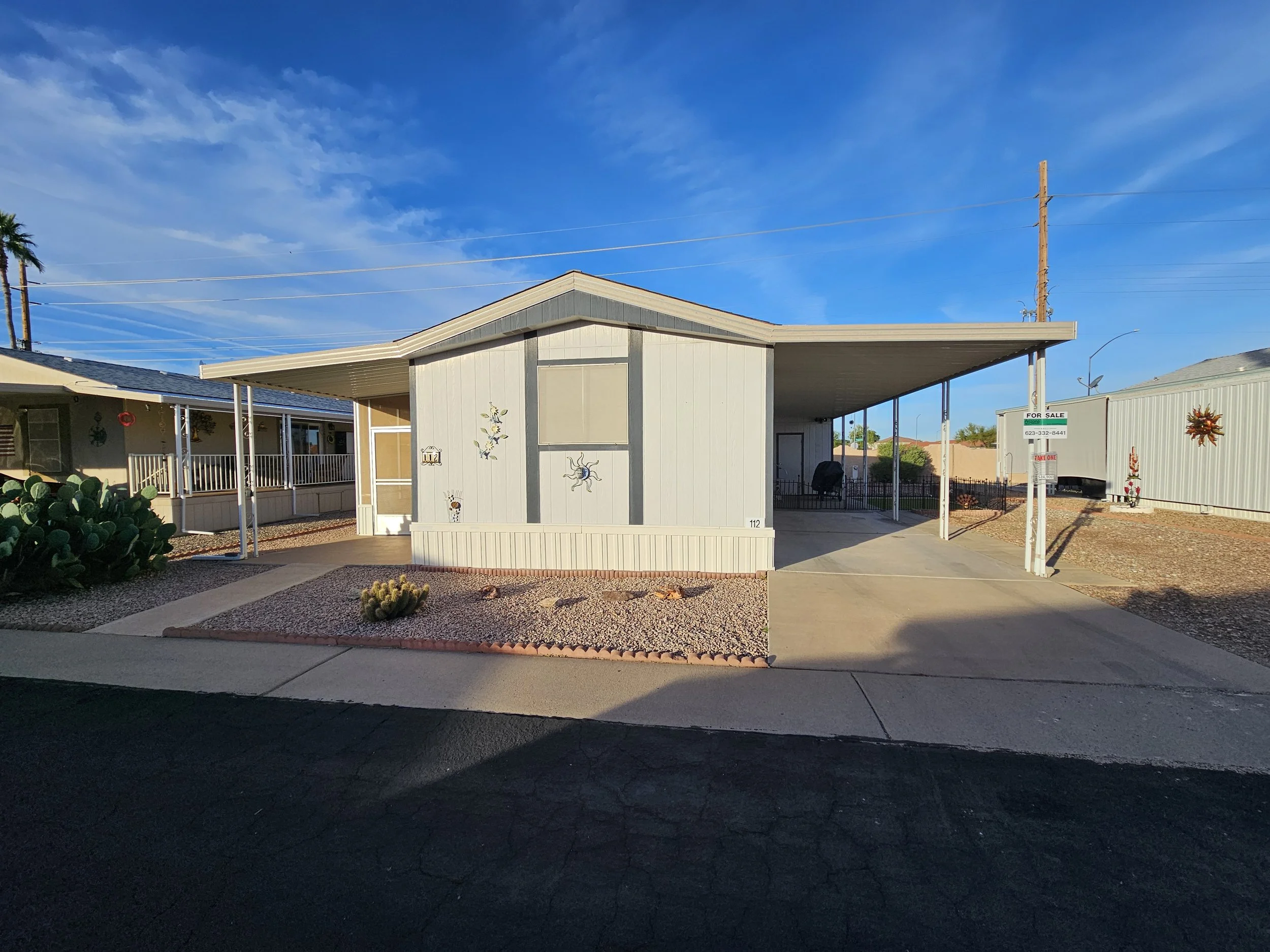 PRICE REDUCED! $19,900 / 2br - 896ft2 - Super Cute Perimeter Furnished Home! Call Today! Turn Key! #112 (Superstition Buttes)