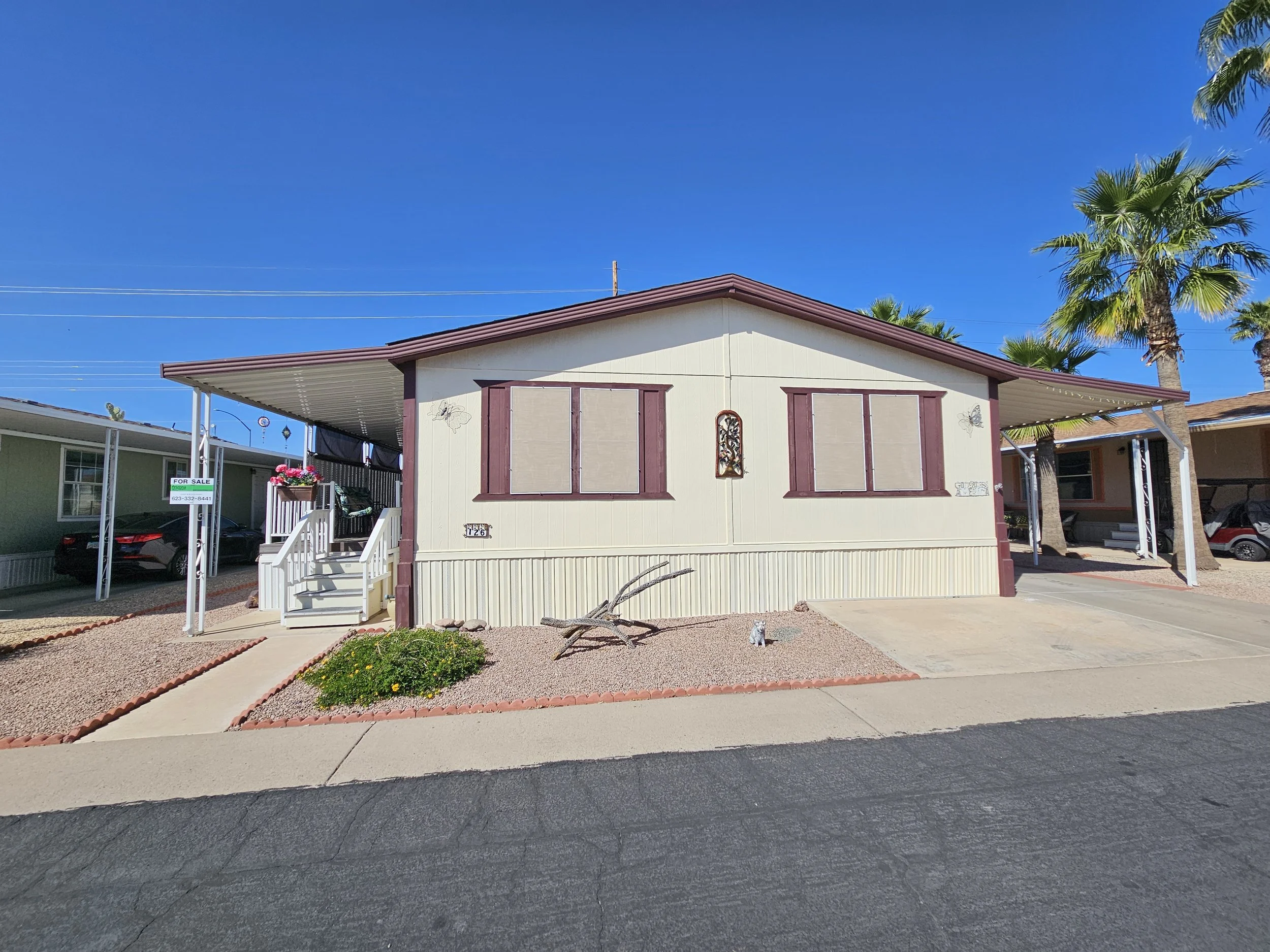 $89,900 / 3br - 1568ft2 - Beautiful! Entertainers Dream! Don't Blink! Don't Miss Out! Call Today! #126 (Superstition Buttes)