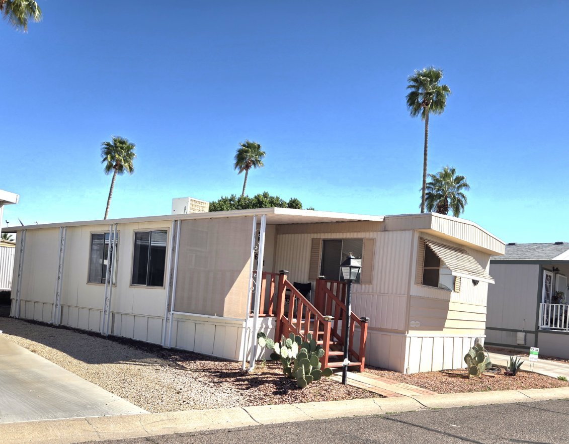 $18,000 / 2br - 896ft2 - PRICED TO SELL !  PRIME LOCATION - 9 HOLE GOLF COURSE #101