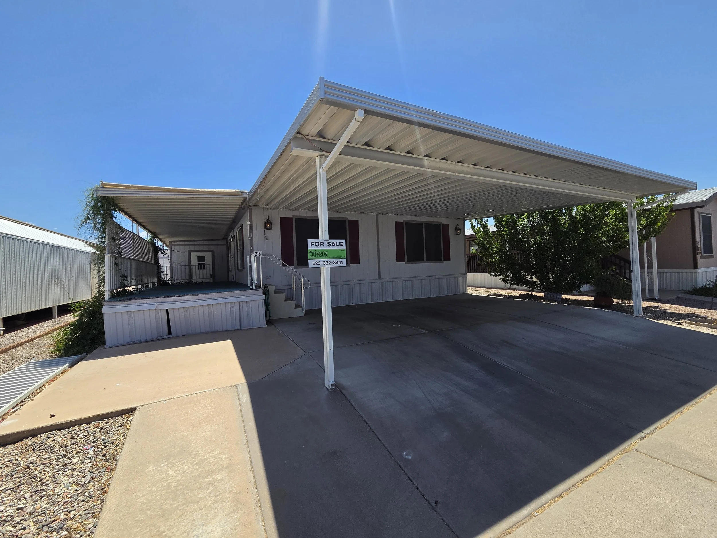 PRICE REDUCED!! $42,900 / 3br - 1456ft2 - Side by Side Parking! Large Open Rooms! Three Bedrooms! Call Today! #215 (Superstition Buttes)