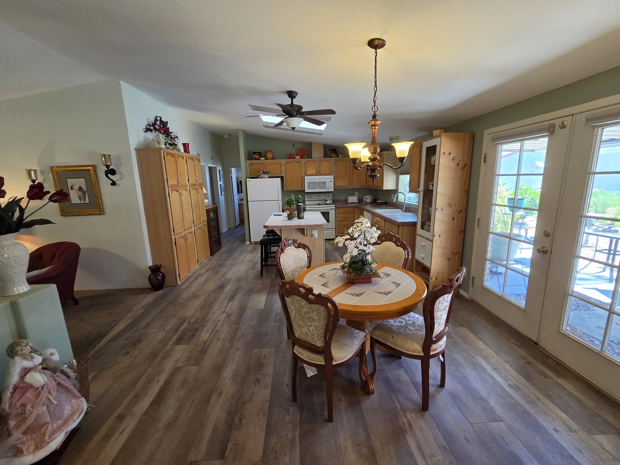 OPEN HOUSE! WEDNESDAY - 7/15! 10 to 1! $99,000 / 3br - 1984ft2 - Beautiful Ground Set - Three Bedroom with Flex room! Oversized Rooms! (Saguaro Canyon Village)