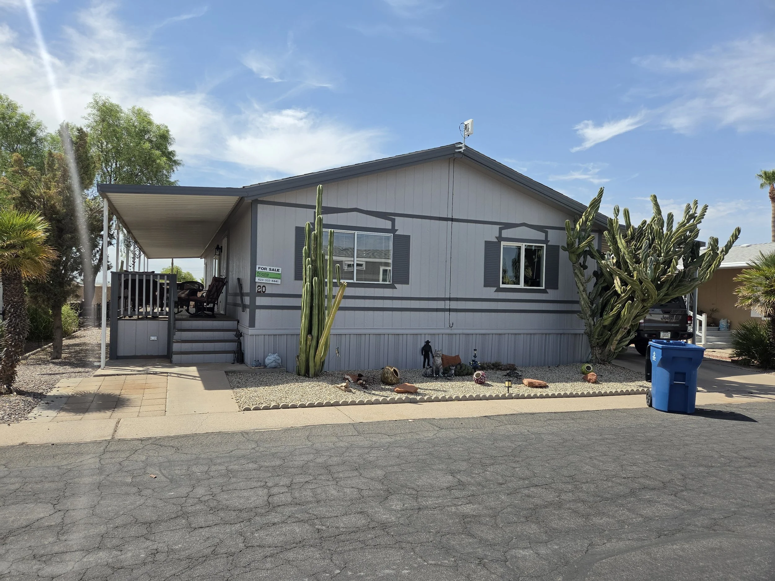 $89,900 / 3br - 1456ft2 - Updates Galore! Mountain Views! Furnished! Stunning Home! #20 (Superstition Buttes)