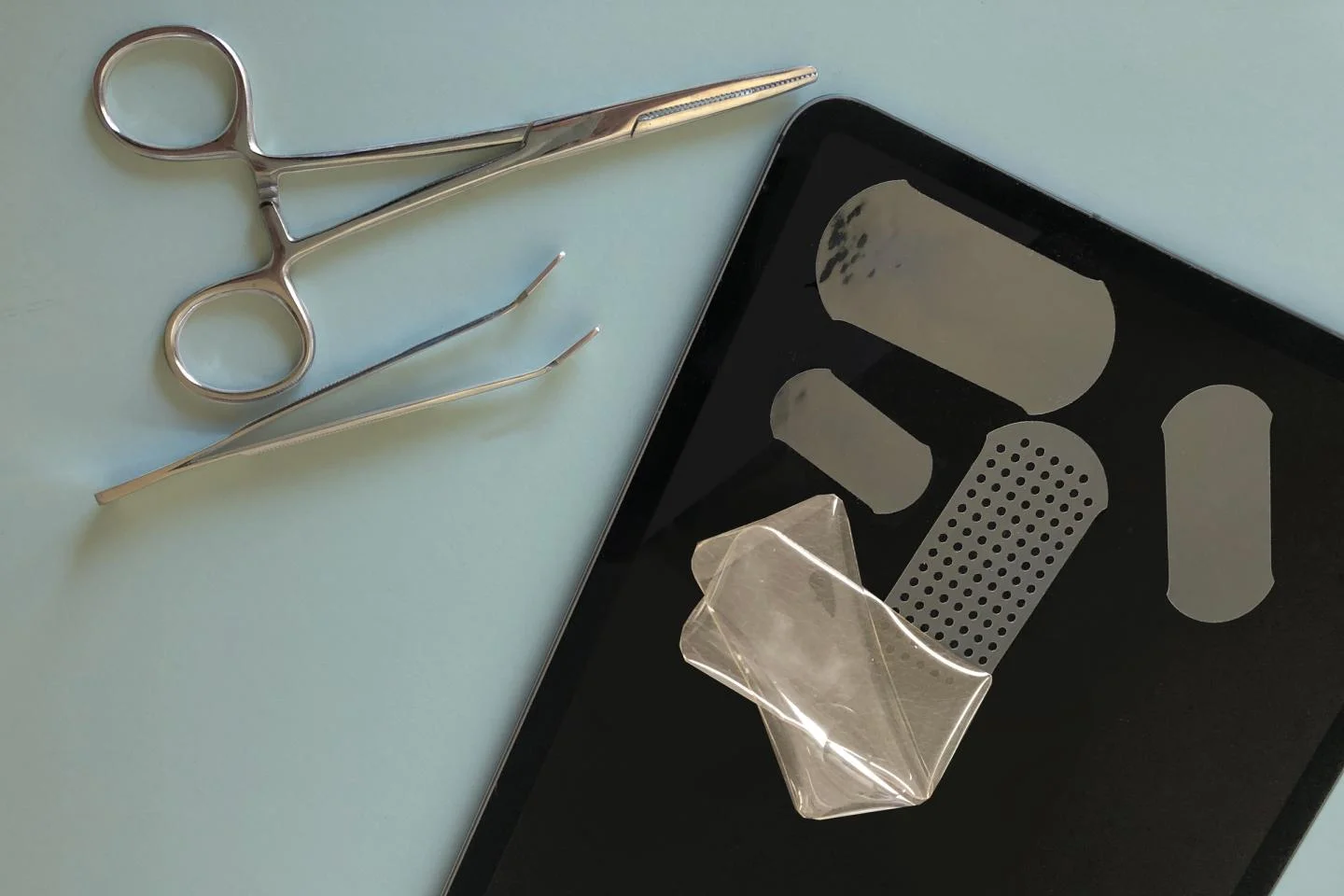 Double-sided tape for tissues could replace surgical sutures