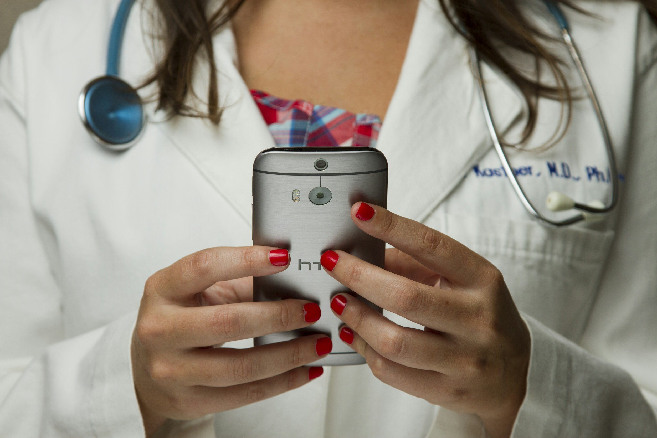 Veterinary Salaries Surge, But Is the Income Gap Shrinking Too Much?