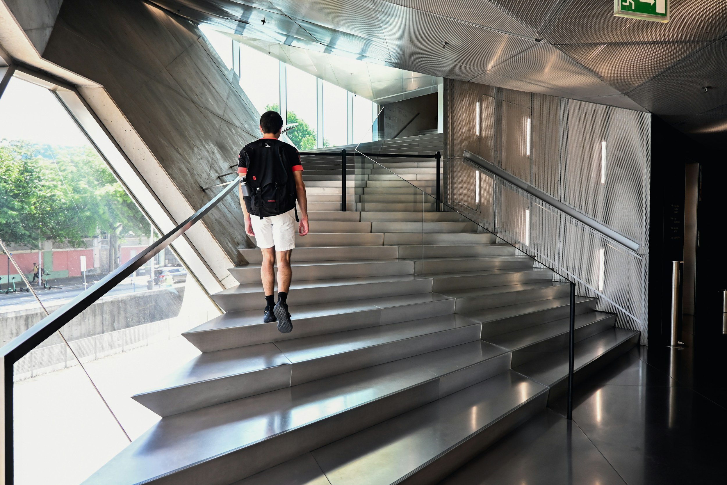 Why 7 Minutes Between Study Blocks Beats a 45-Minute Gym Session Once a Week