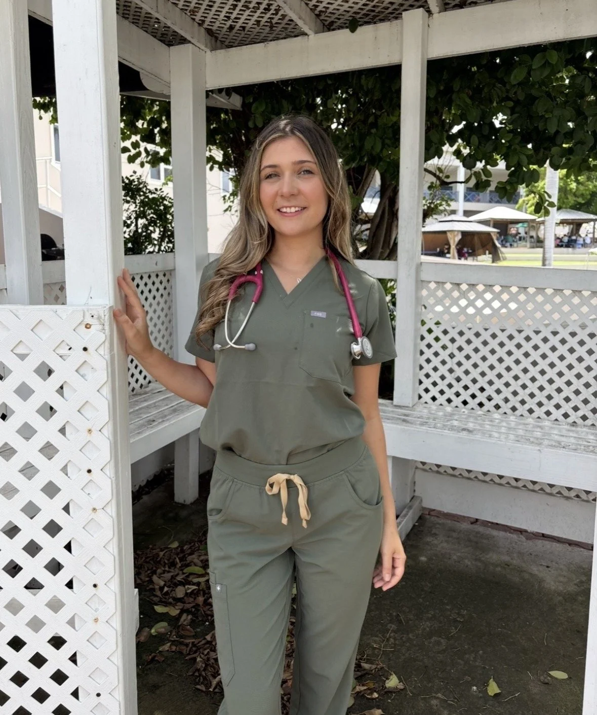  Rachel Lapidus Came to Veterinary Medicine With a Rescue Dog, a Feral Cat Project, and a Plan 