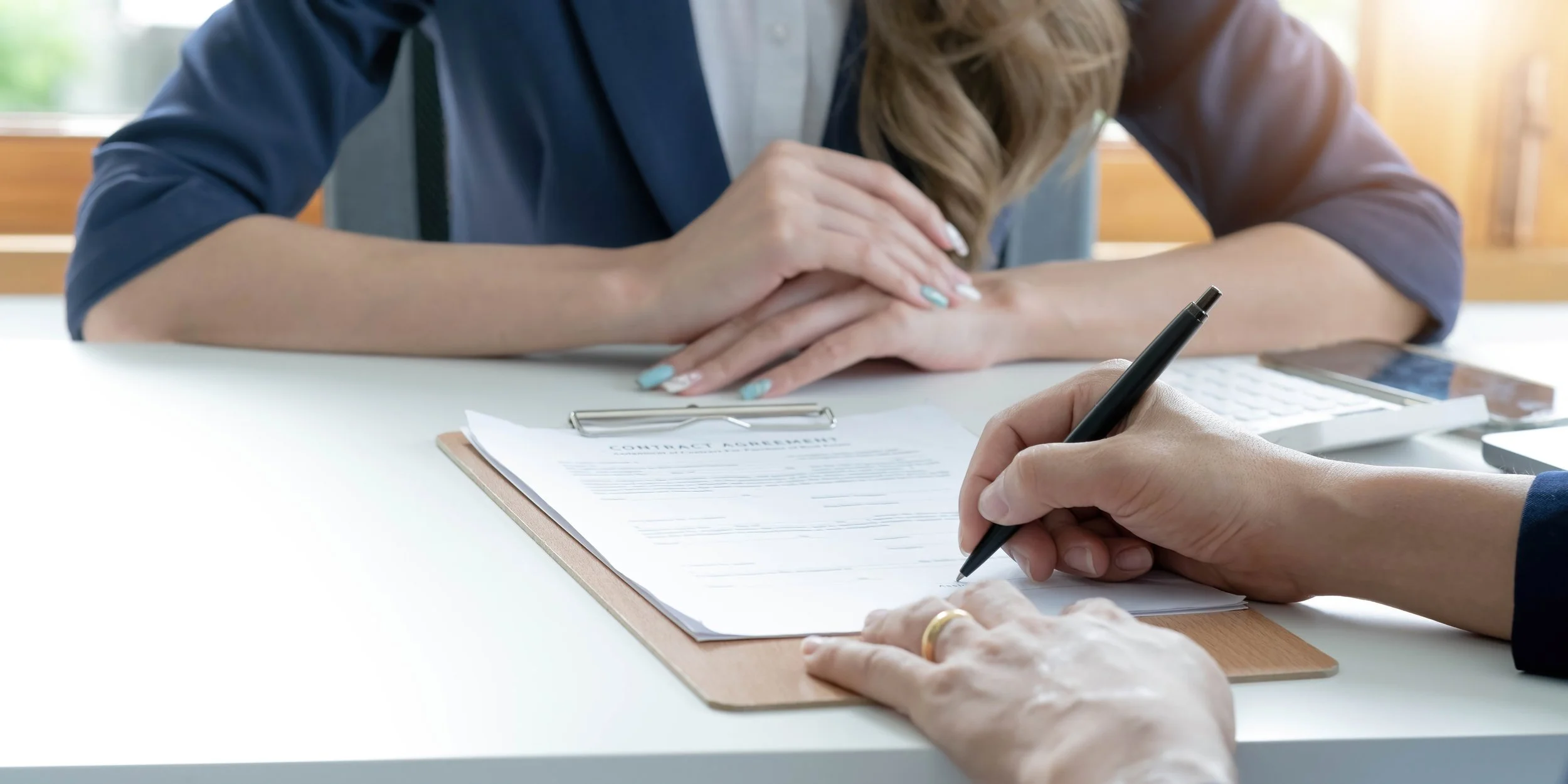 Veterinary Employment Contracts: 10 Red Flags to Spot Before You Sign