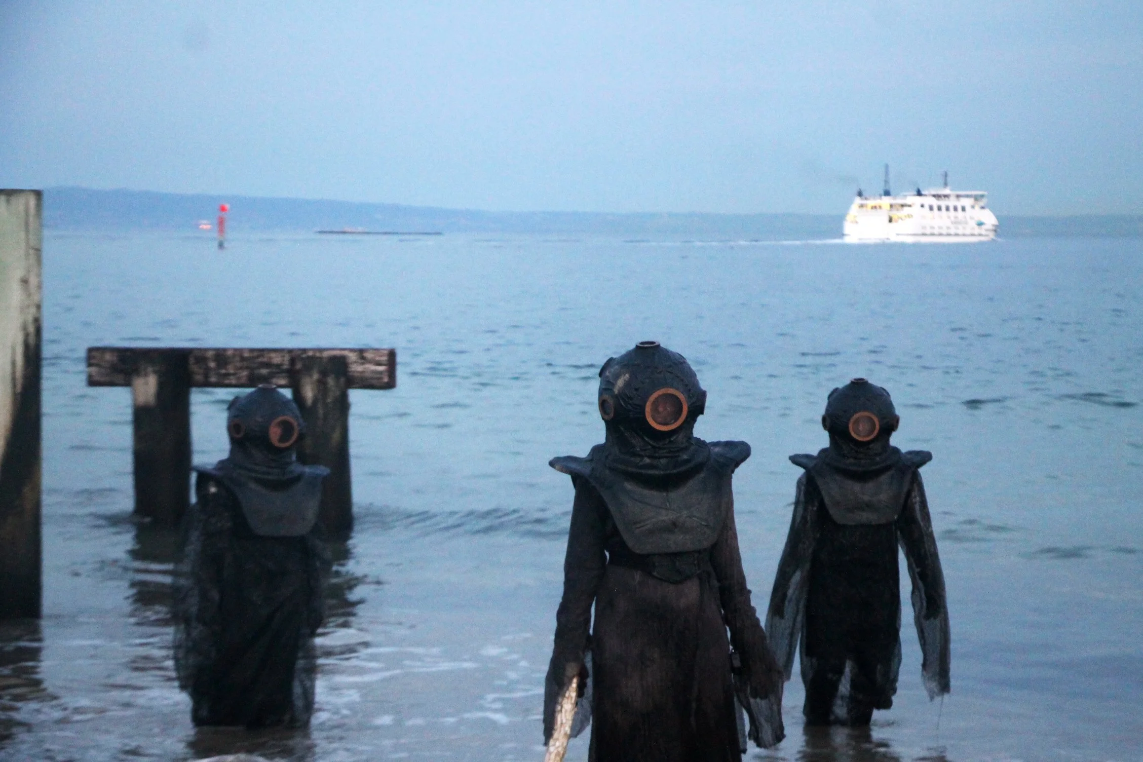 Durational performance and opening ceremony by Ingrid Petterson ‘Meeting of Two Worlds, The Handing Over’ on April 14, 2022 (Queenscliff foreshore). Photo: David Campbell