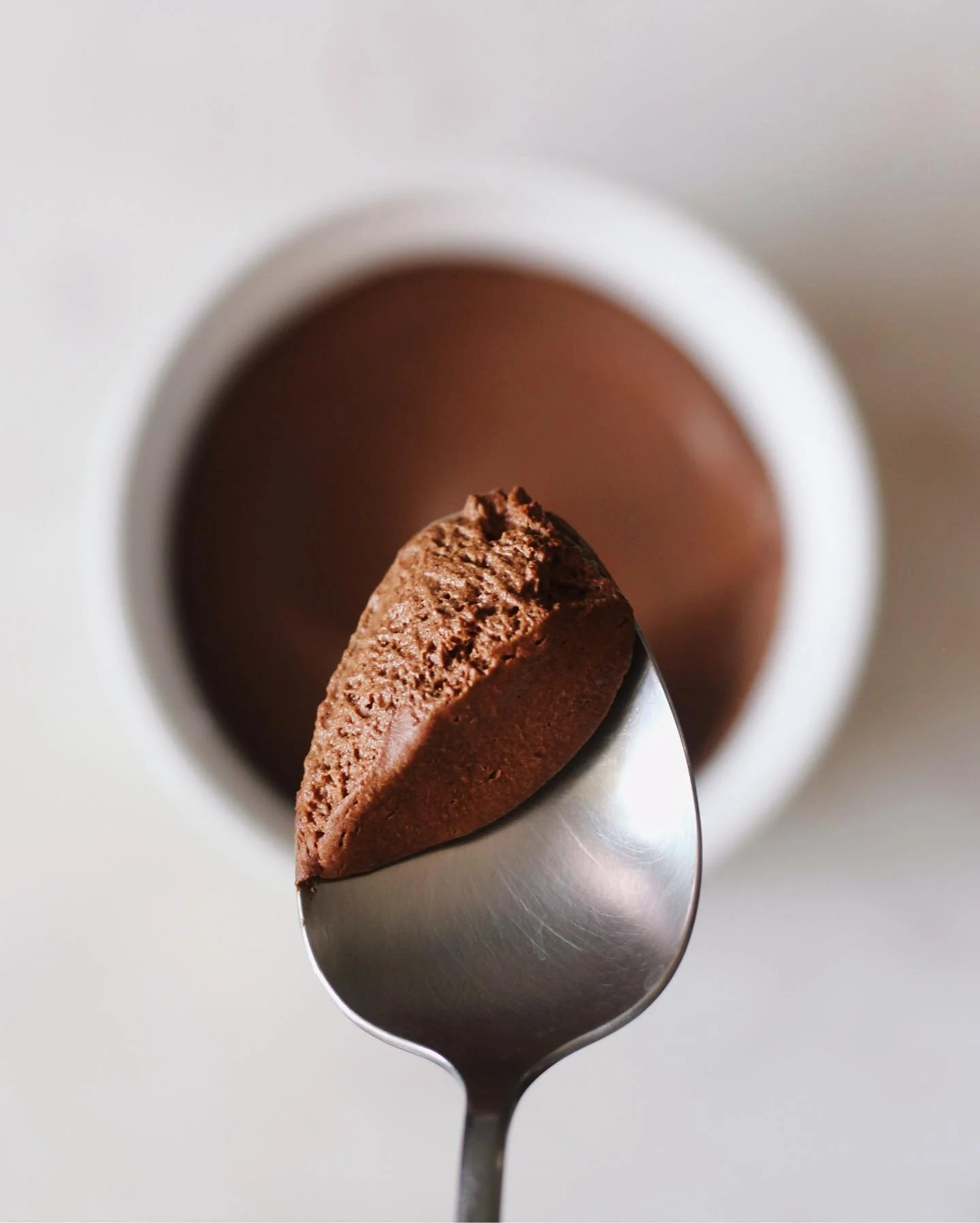 my #tsaomade VEGAN, 2-INGREDIENT Chocolate Mousse with Aquafaba 🍫 who knew that the brine from a can of chickpeas could transform into pure, unadulterated chocolate heaven? 😍 this dessert is rich, unbelievably fluffy, and made with only two ingredi