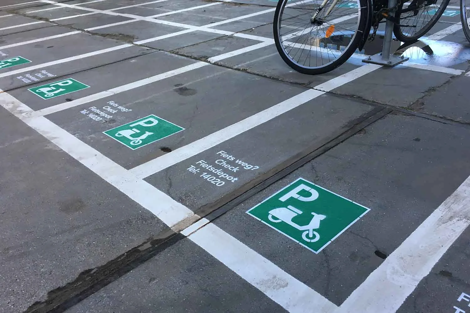 Scooter-parking_Beauty05.jpg