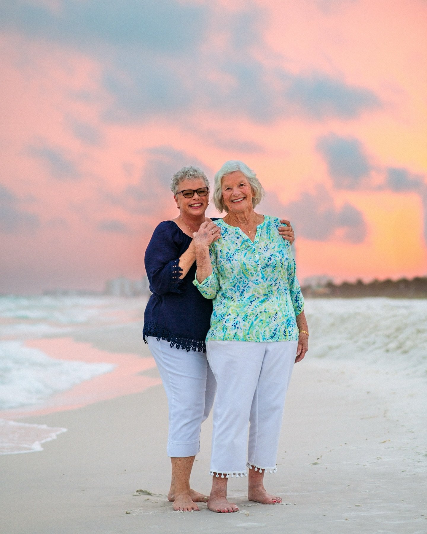 You&rsquo;re never too old to get photos with your mama ❤️ 

So happy to get some pretty colors in the sky for these sweet ladies 🤗

.
.
.
.
.

Destin Florida photographer | beach photography | Florida sunset | mother daughter photos 

-

#destinpho