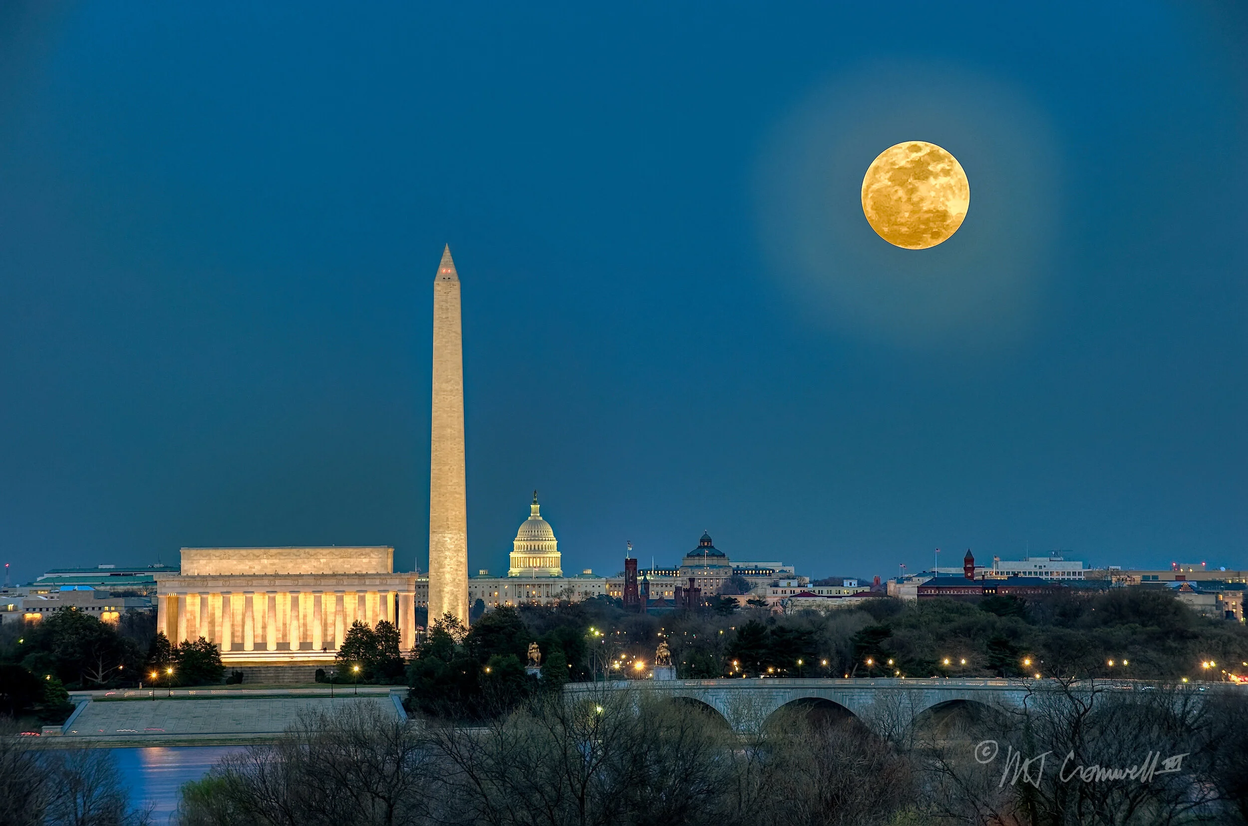 Full Moon Over DC