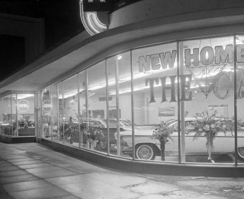 The dealer's showroom is where Bledsoe Family Winery is now.