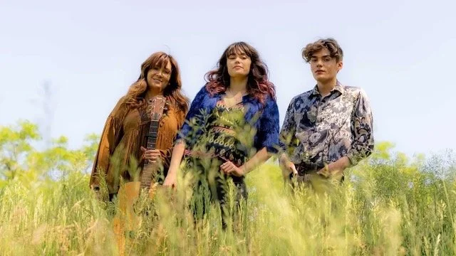 146: Belles - "Listen"