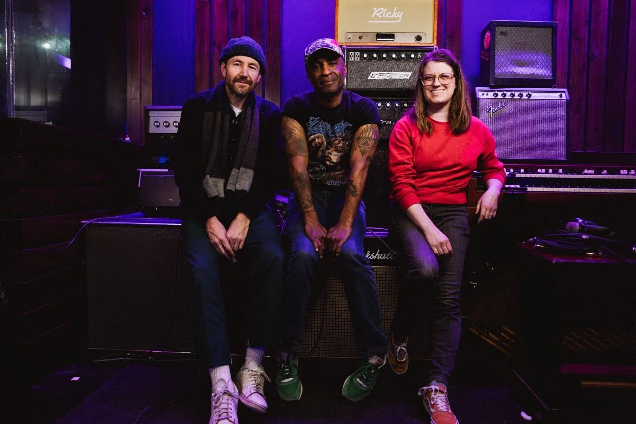 150: Neva Dinova - "Edge of Something" and "Someone’s Love" - the final Love Drunk session