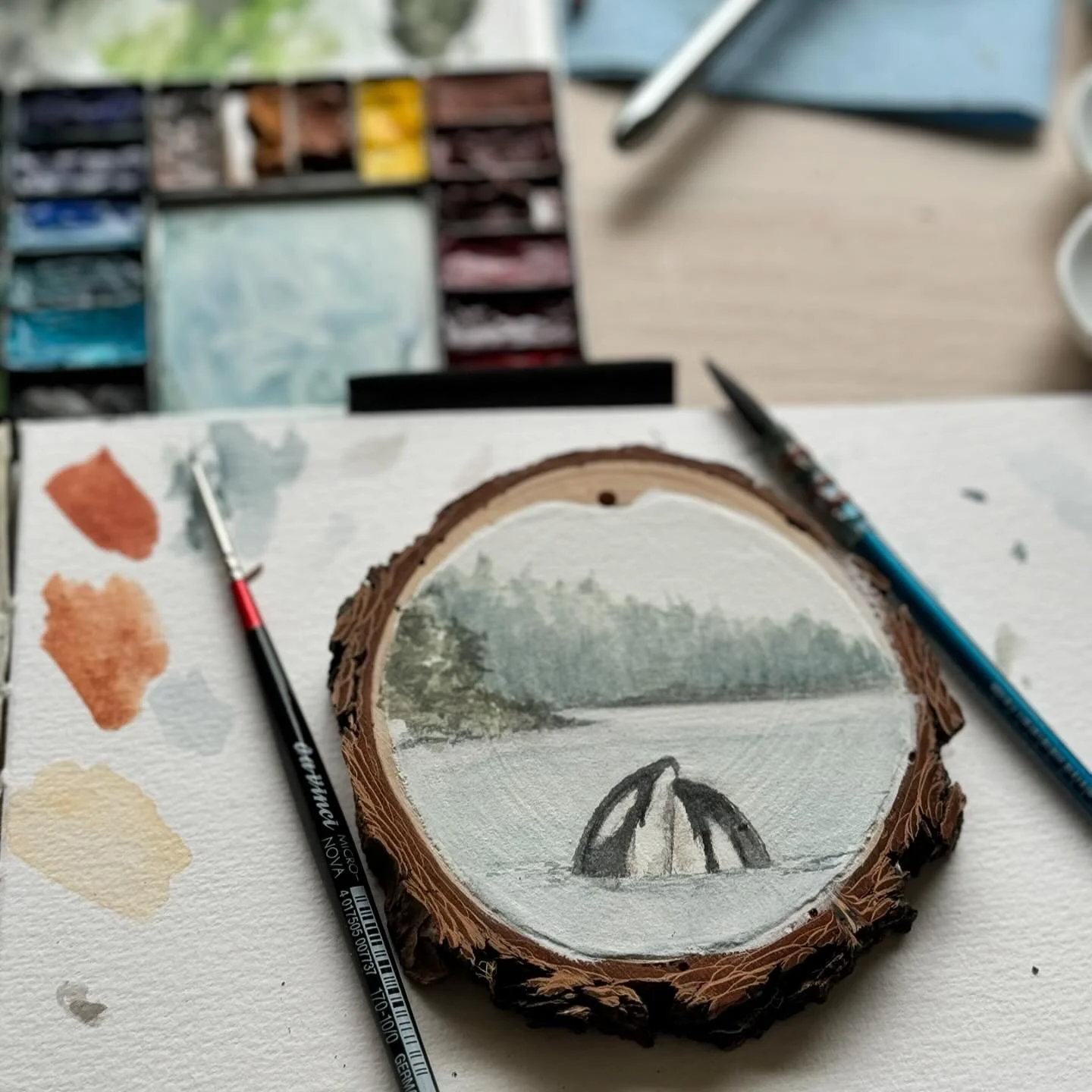 This is my current favourite painting, it&rsquo;s had all the beauty and love wrapped into it.  I&rsquo;m working on a couple new pacific North west ornaments. I have a few in the shop left and be new ones will be added this weekend. 

#orca #orcalov