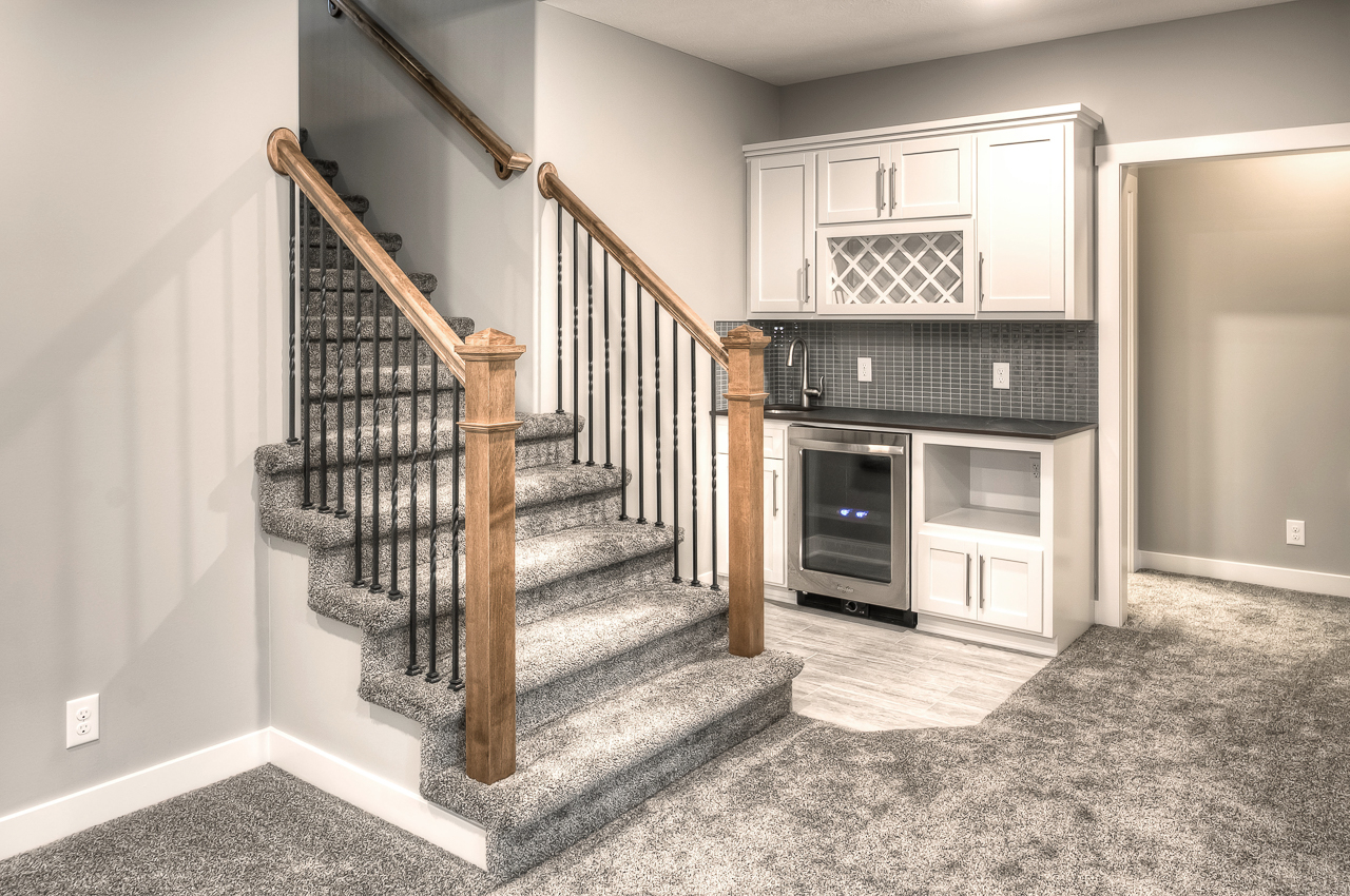 2803 N 189 St 20 kitchenette.jpg