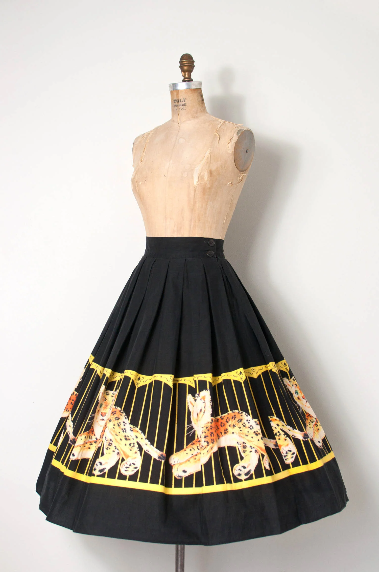noveltysteiffskirt-5.jpg