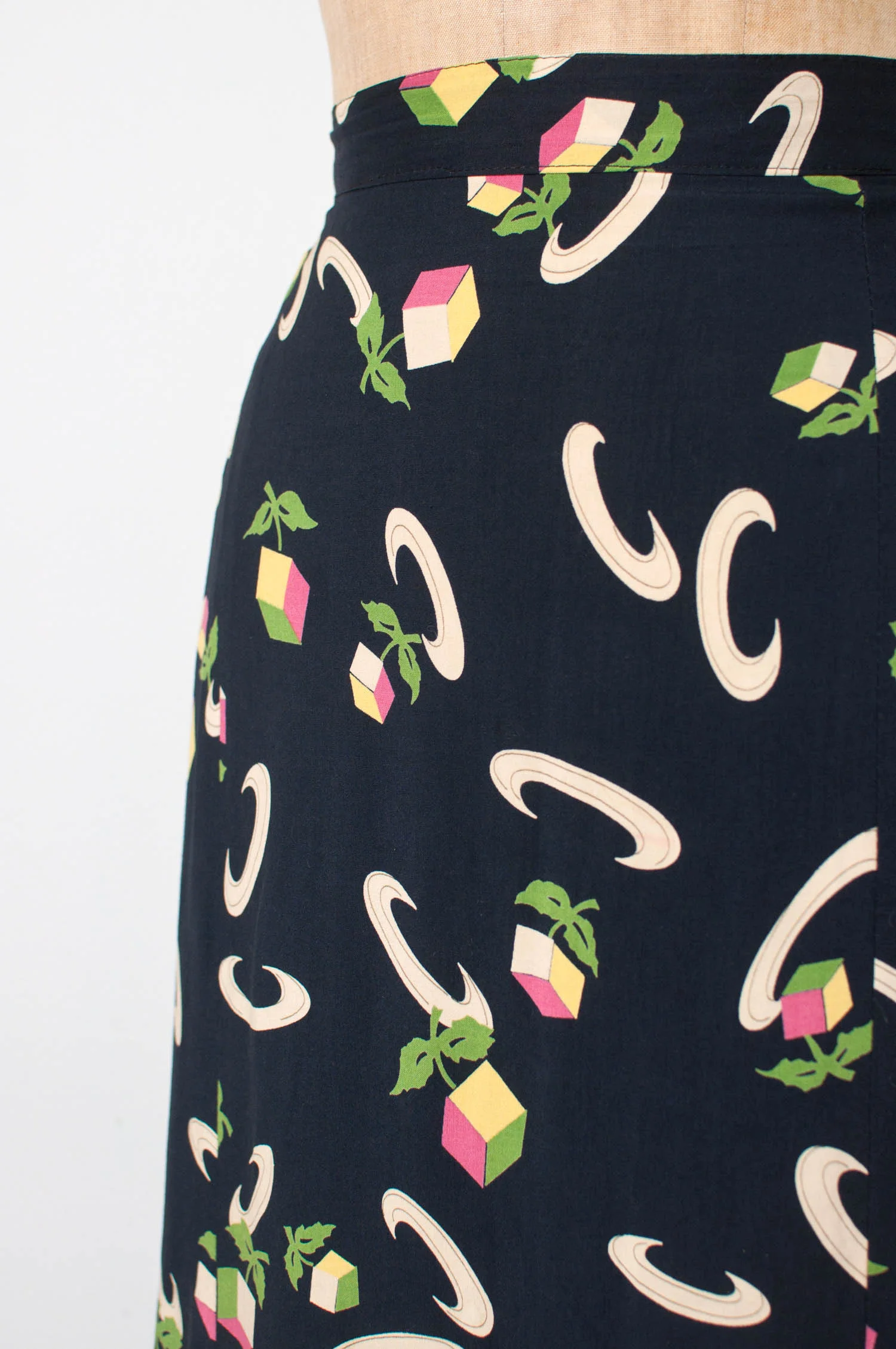 flowerboxskirt-3.jpg