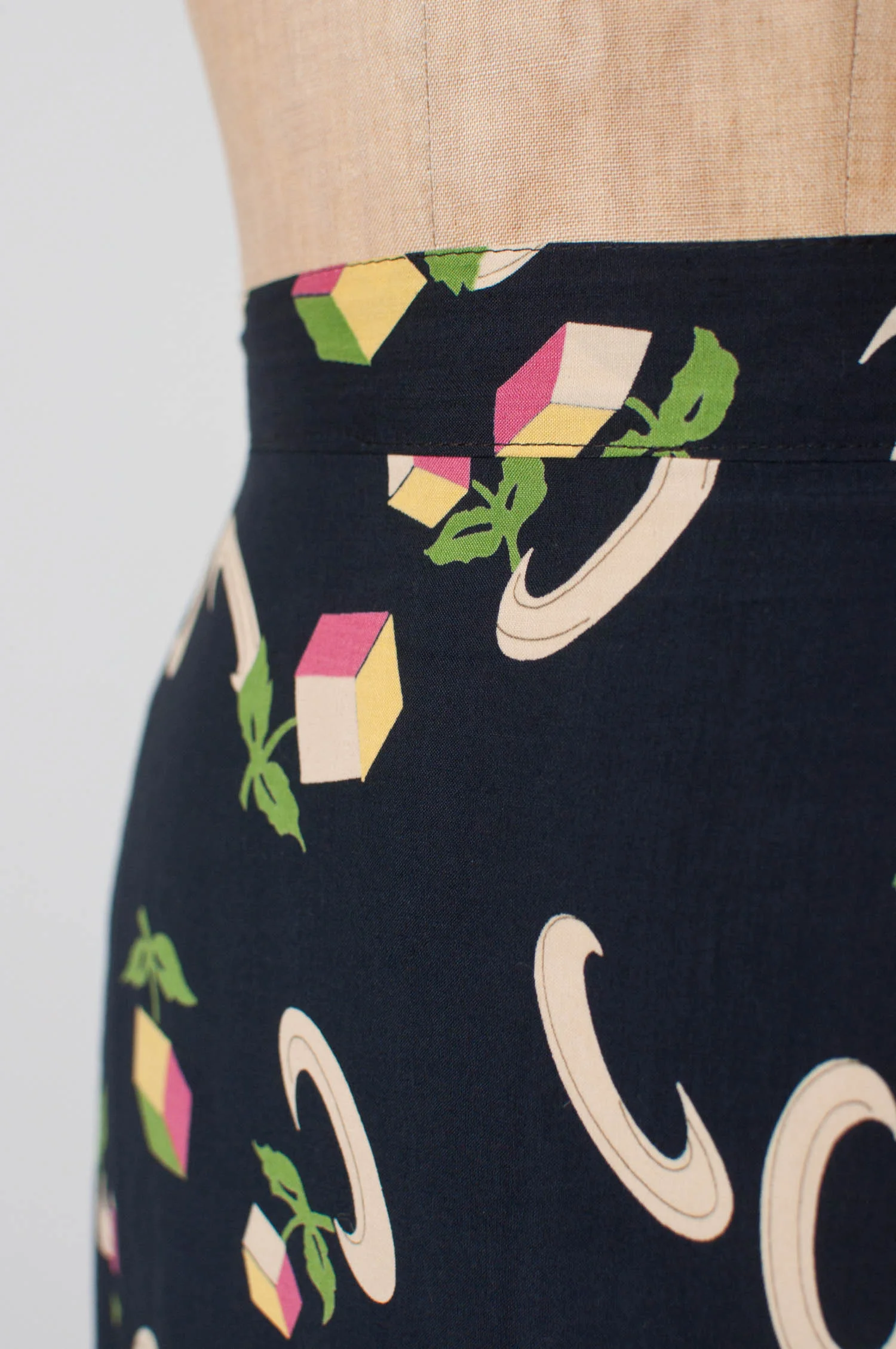 flowerboxskirt-4.jpg
