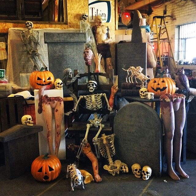 Needing any Halloween Props for your party or event? Message or call us on 0141 427 2871 for more info. #halloween #glasgowprophire #prophire #prophirescotland #titanprops