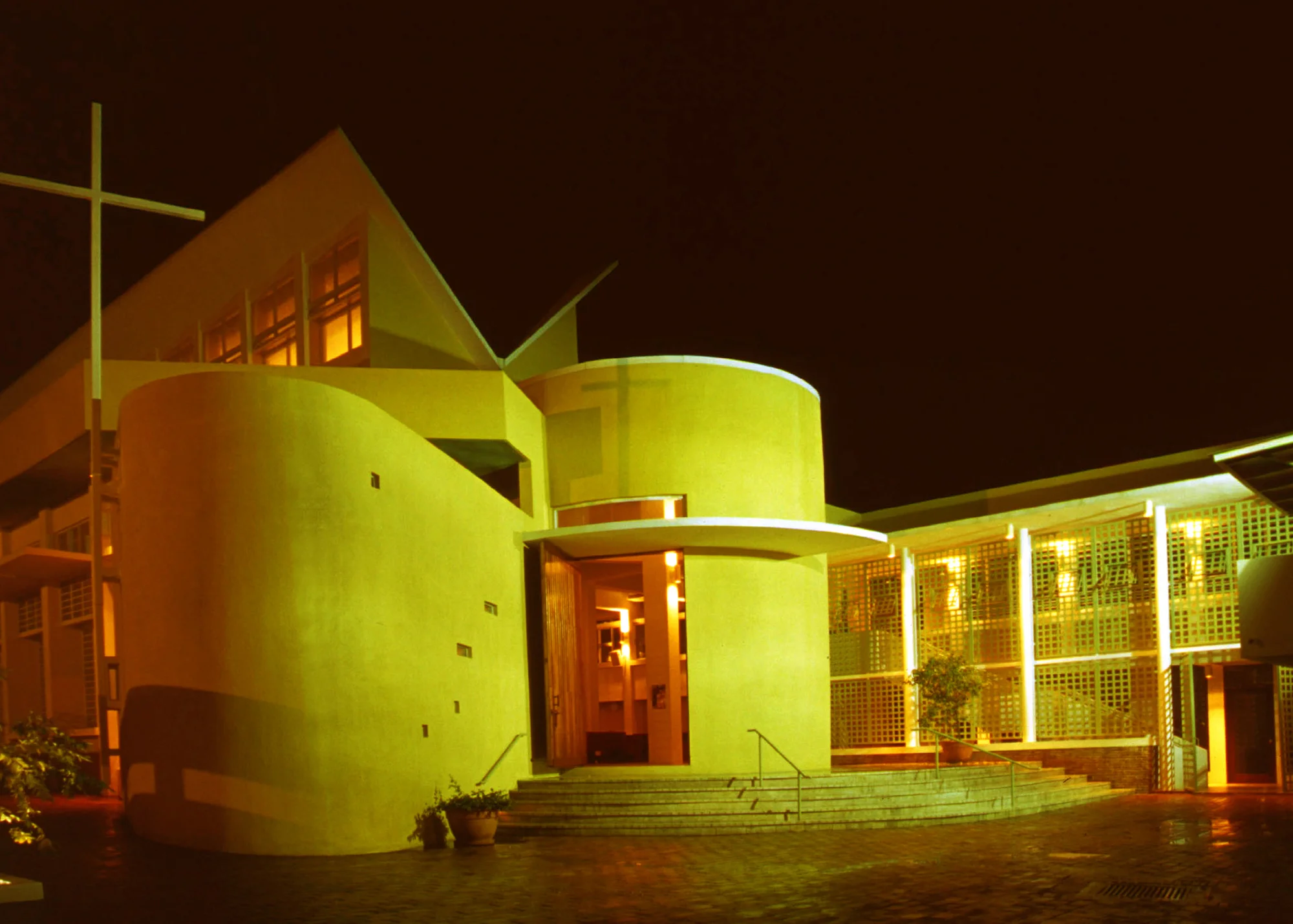 SCM Exterior Nocturna.jpg