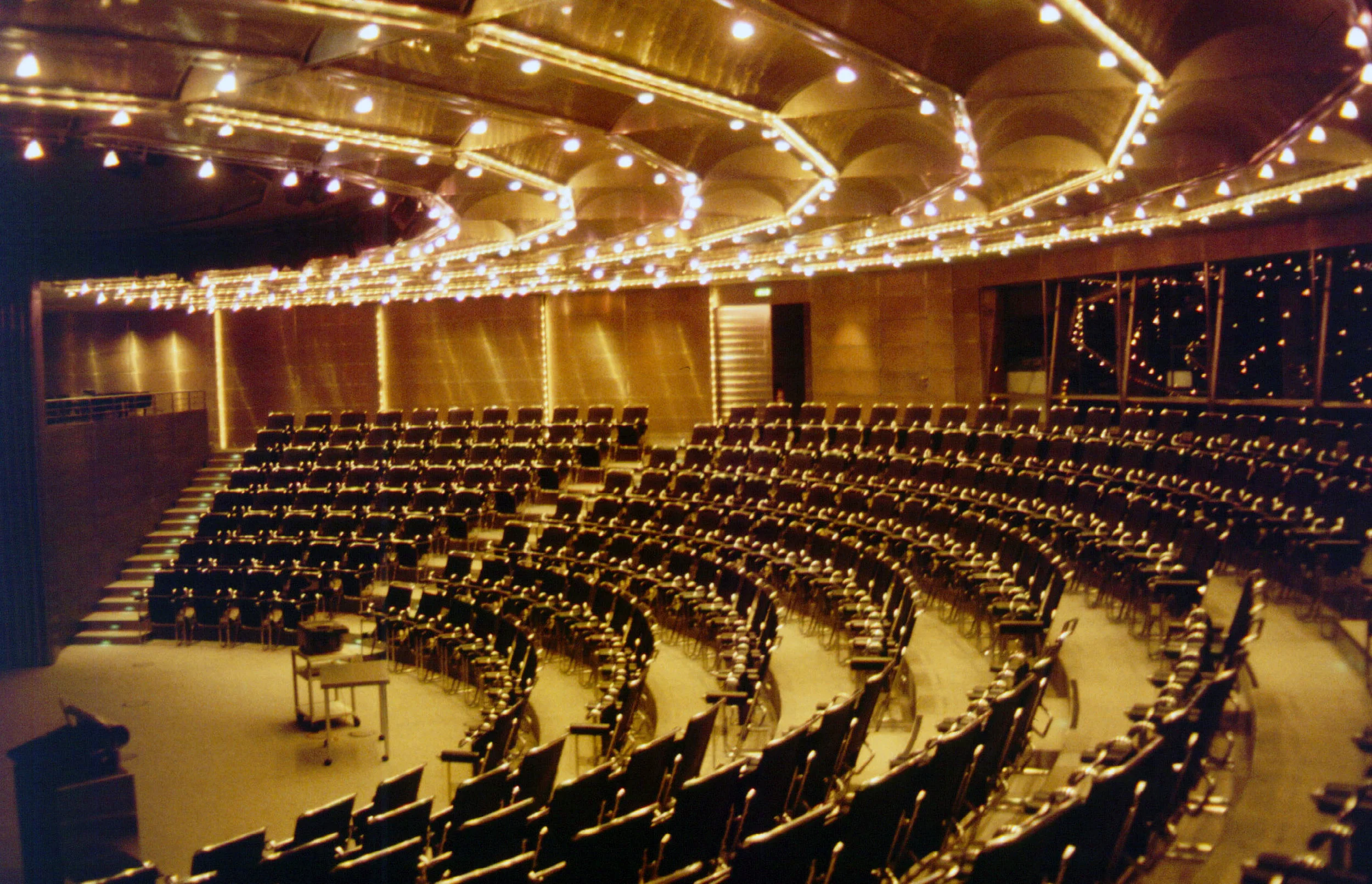Bayer Auditorio.jpg