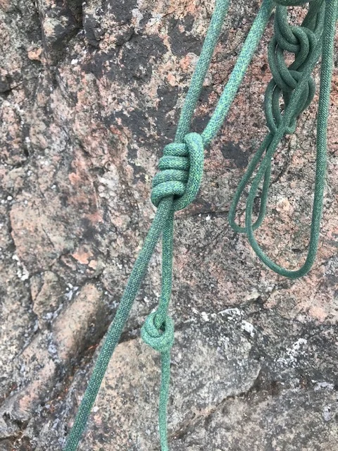 Like any friction hitch Its absolutely essential that the Blakes is properly set and dressed.