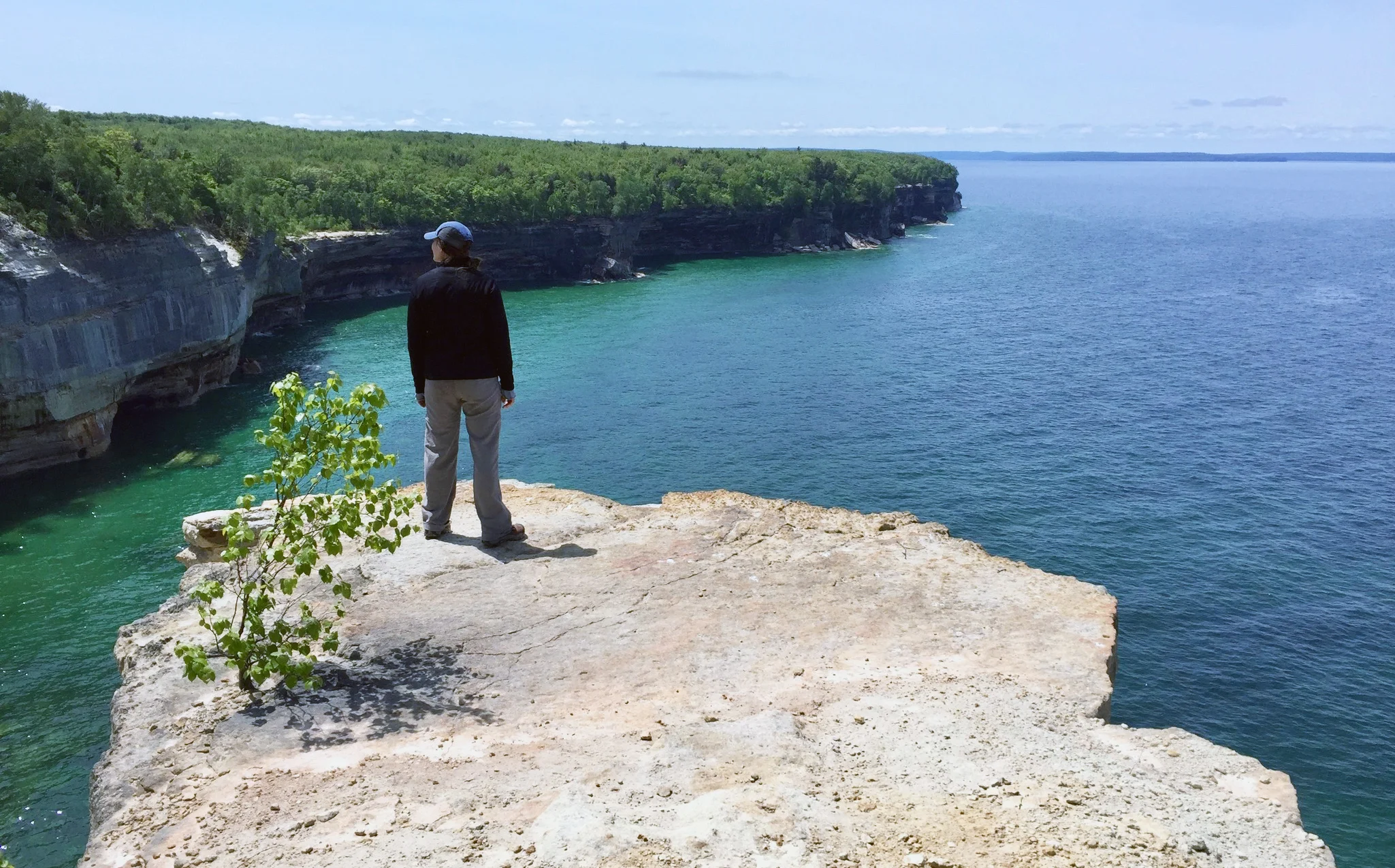 best hikes in pictured rocks