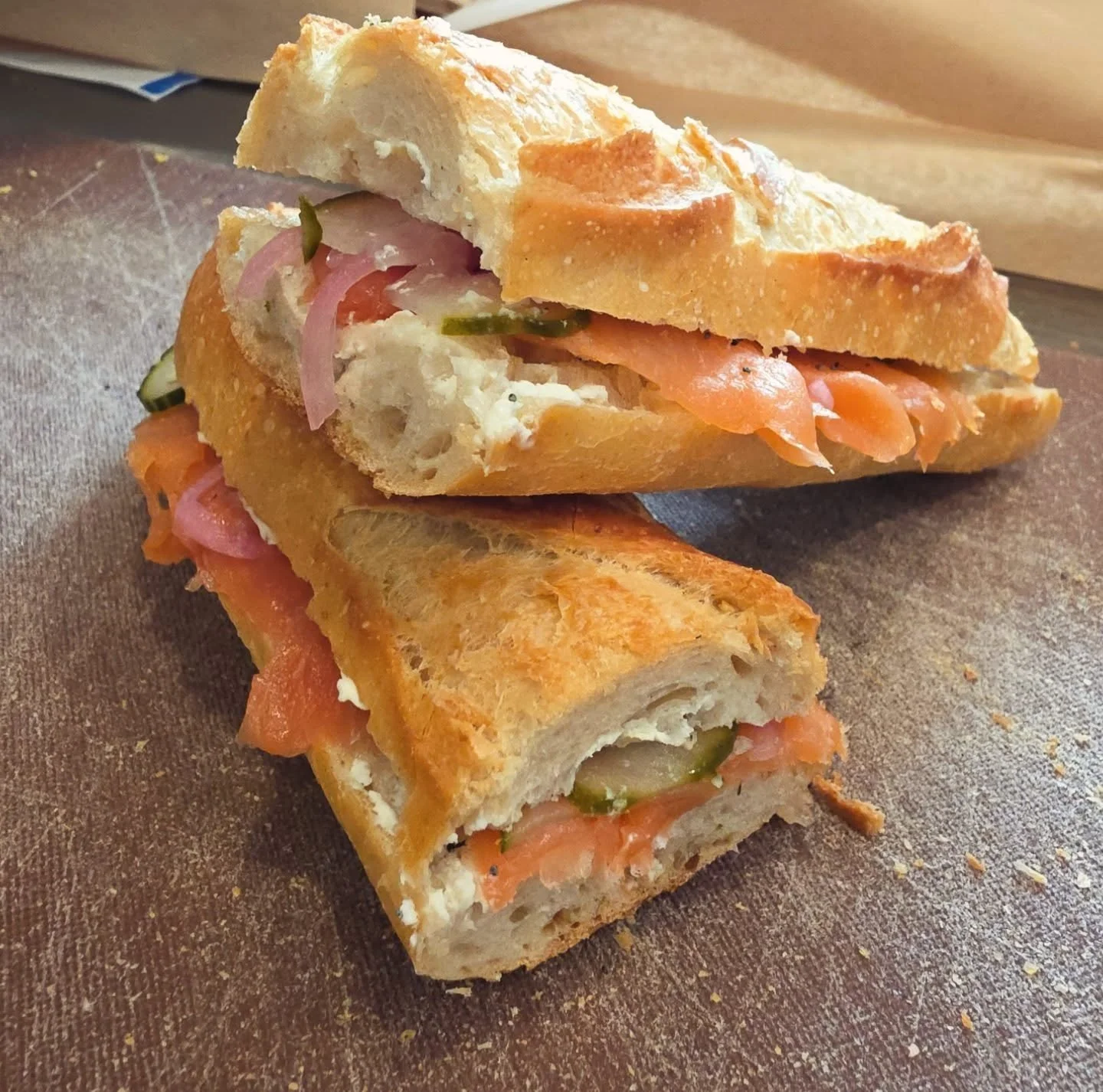 Smoked salmon is back on the menu! One of our hits from last summer is here for a limited time, so grab yours while you can 🥖