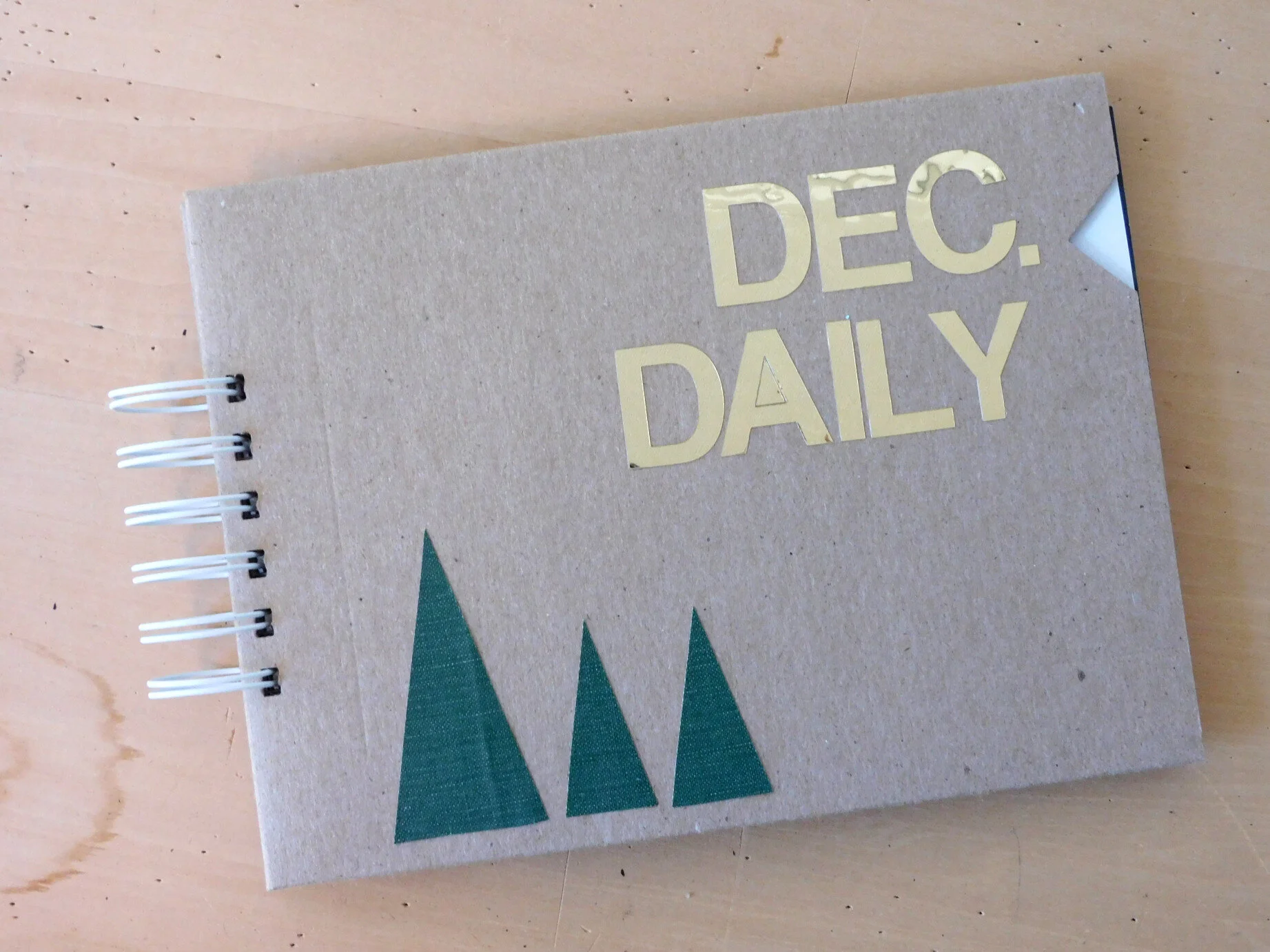 Dec Daily Christmas Memory Book