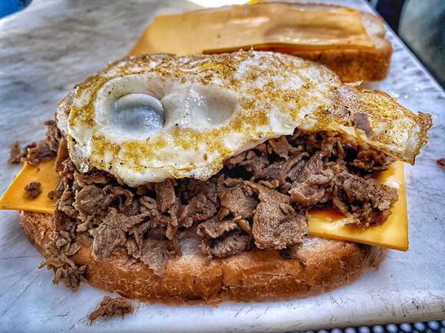 💭
Today &amp; Tomorrow we&rsquo;ll be in #YorbaLinda at the Eastlake Village Holiday Boat Parade!
This morning well in the city of #irvine at the Orange County Great Park Farmers Market!
&bull;
📷: Breakfast Sandwich!
&bull;
🧂: @SaltNPepperTruck
#️