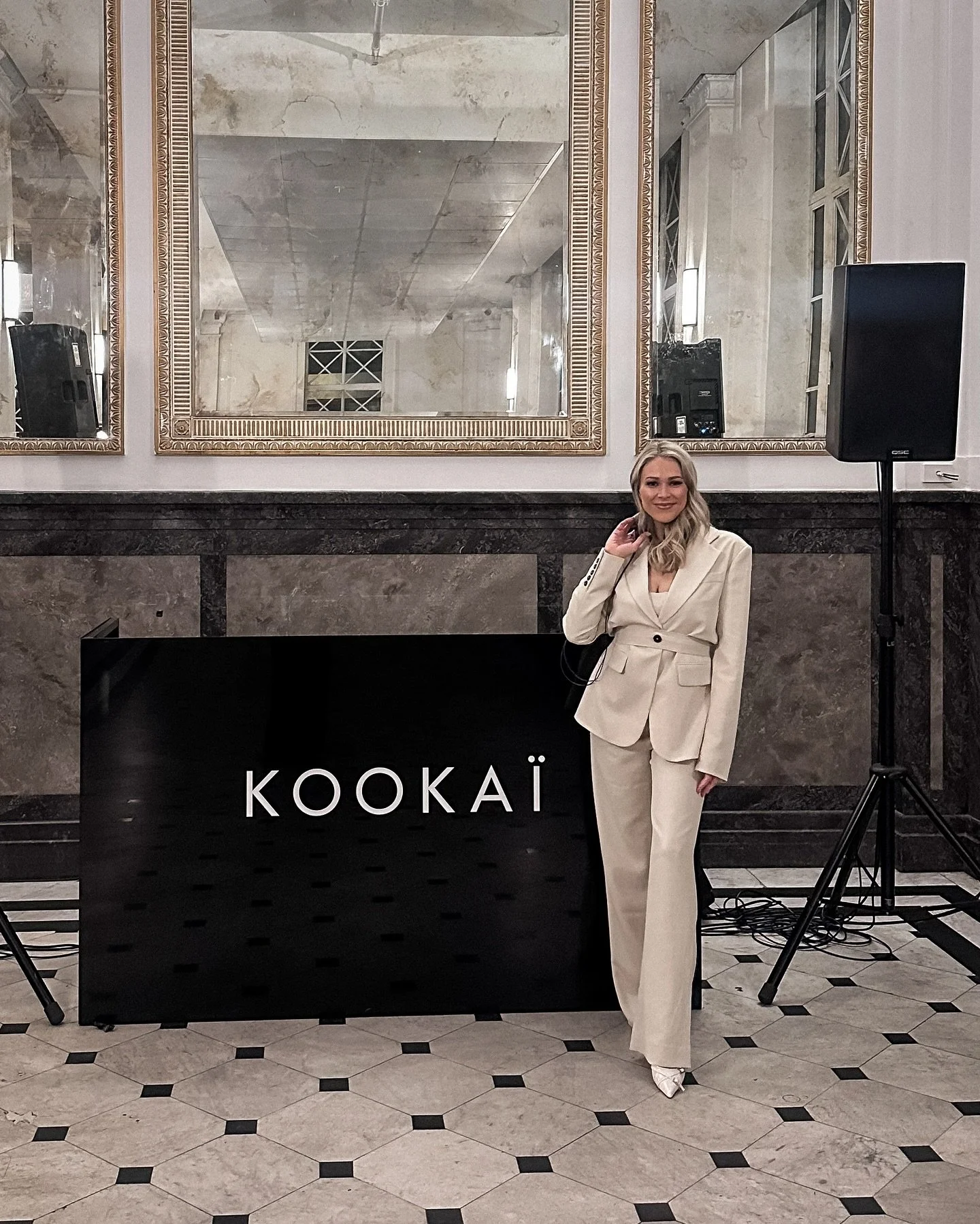 Last night for @kookai_australia summer launch 🤍 

Wearing the Ariel button blazer and pants. 
Thanks for dancing 👯&zwj;♀️