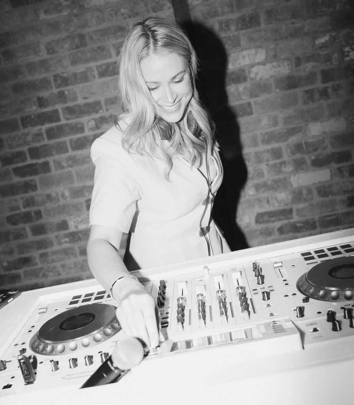 Captured at last weekend&rsquo;s wedding 🤍

📸 @keerahoogendorp