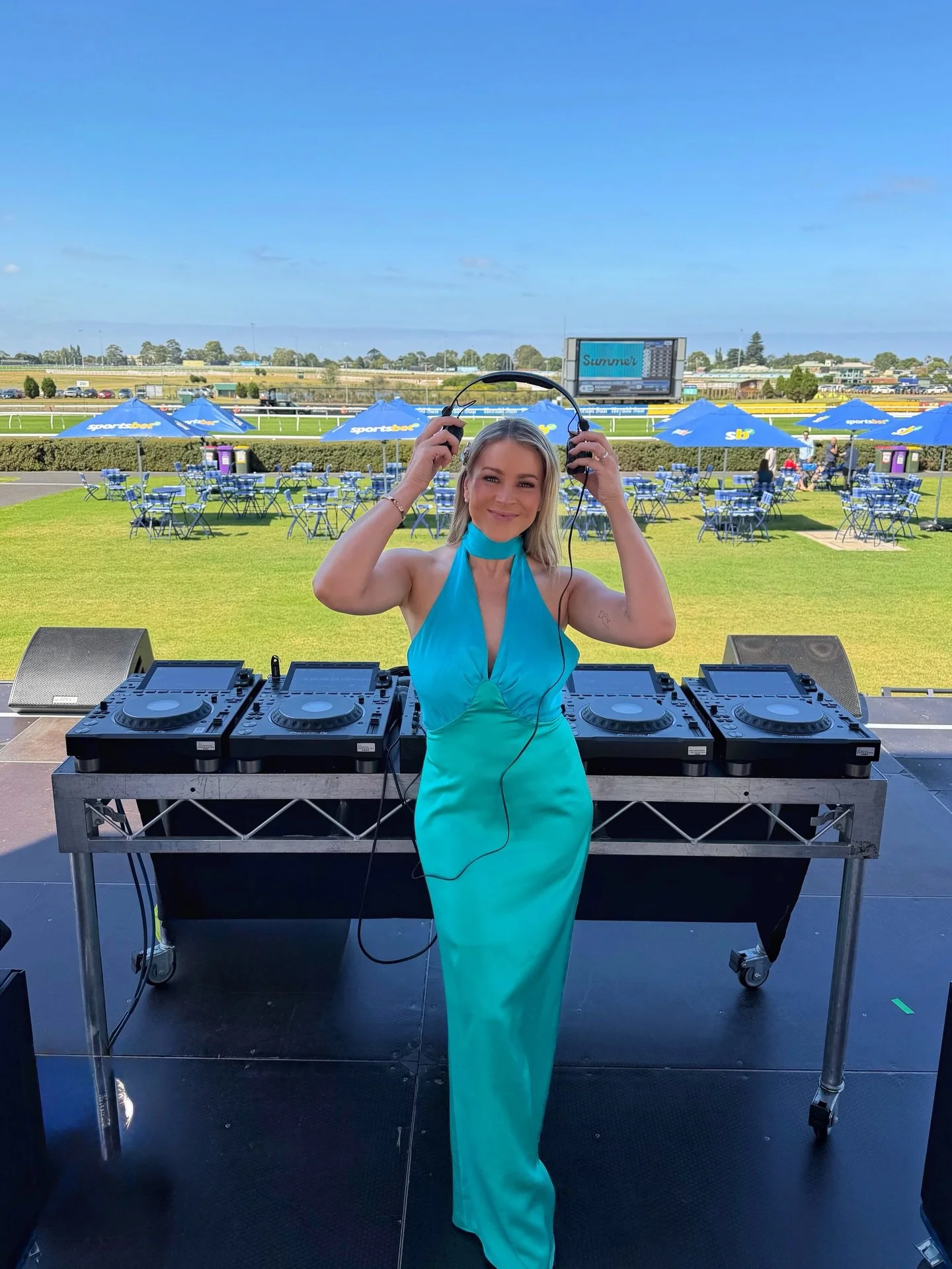 Main stage at Caulfield Diamond Day today.

Unintentional brand match 💎 swipe &rarr;