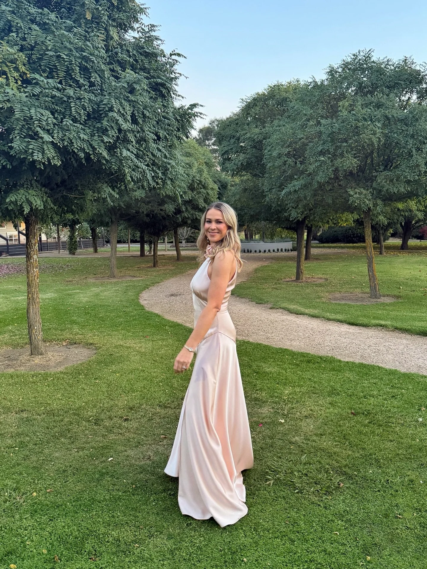 Wedding season still going. 🌹
Yarra Valley moments.

@coombeyarravalley 
@love.and.other 
@flossandfleur 
@sarahdarbyfashionillustration 
@marriedtothegroovedj 
@brightlightweddings 
@immerseyv
@pulcinellacafe
