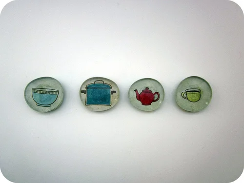 Kids Crafts: Glass Magnets