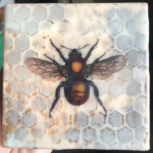 4&rdquo; x 4&rdquo; x 1.5&rdquo; encaustic on wood panel. My third She Bee. Encaustic is a mix of beeswax and damar varnish. I love when the encaustic art itself has images of bees. Feels full circle. ⭐️
.
.
⭐️
.
.
.
⭐️ #mixedmedia #encausticpainter 