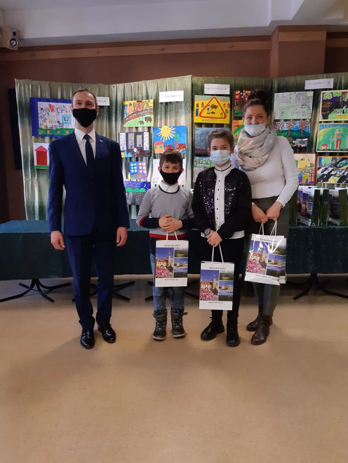 "UWAGA, DZIK w MIEŚCIE", konkurs powiatowy 1-3